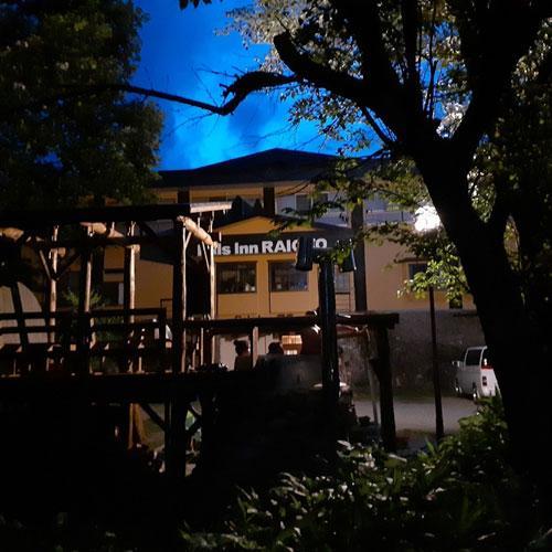 雷鸟朋友酒店 白马村 外观 照片